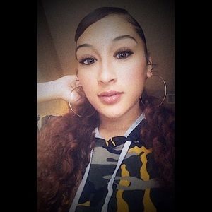 Meet your Posher, Ariana